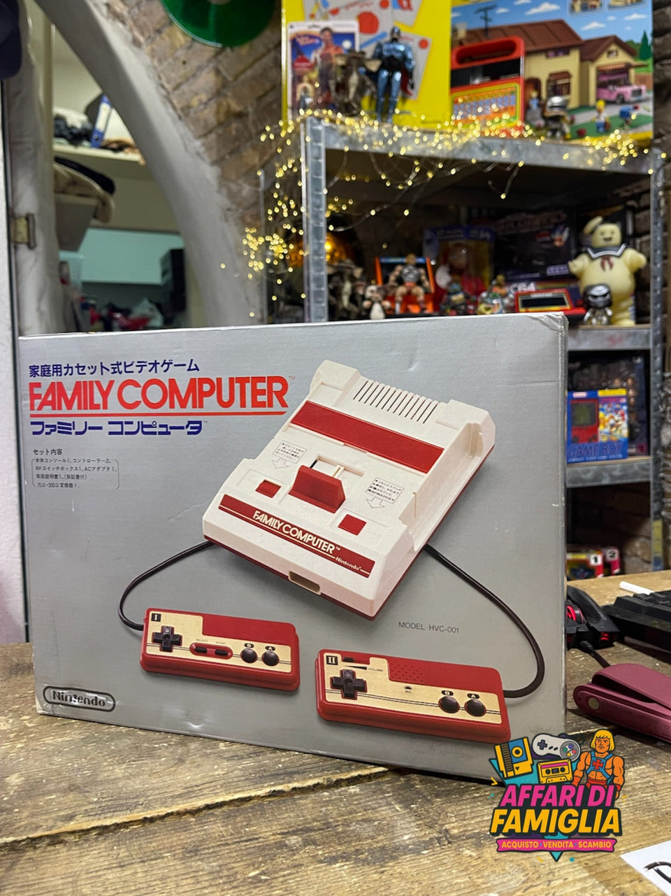 Console Nintendo Family Computer – Famicom (HVC-001, 1983, Japan)