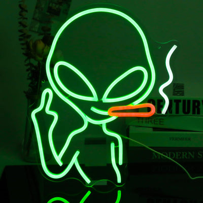 |136:173#Smoking Alien|1005005461756167-Smoking Alien